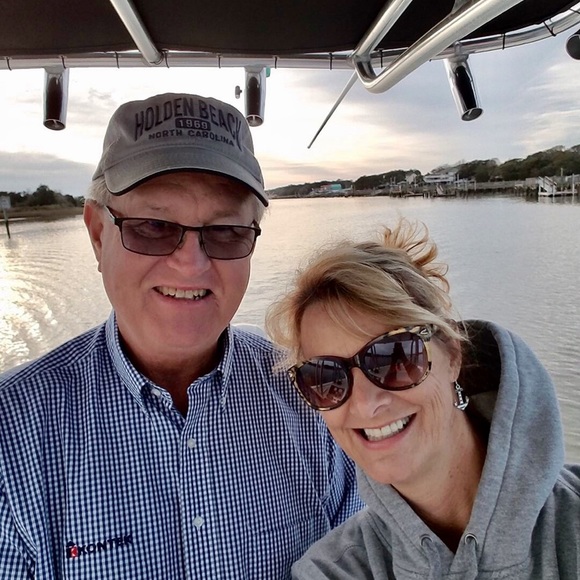 Hi, I'm Dana, or Dee Dee, as my Grands call me. - Picture 7 of 15